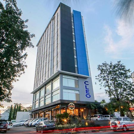 Cleo Hotel Jemursari Surabaja Zewnętrze zdjęcie