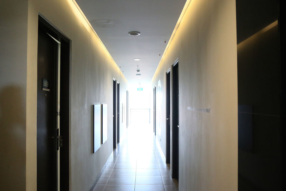 Cleo Hotel Jemursari Surabaja Zewnętrze zdjęcie